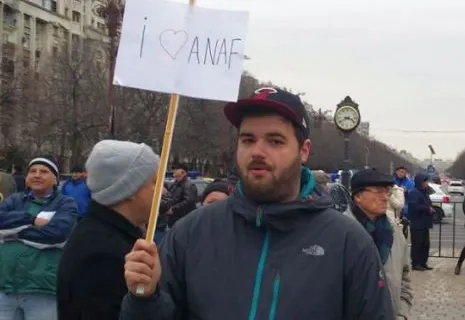 Studentul linşat mediatic de Antene pentru mesajul „I love ANAF”, reacţie surprinzătoare