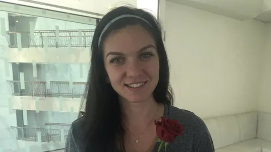 Simona Halep a primit un trandafir roşu de Valentine's Day
