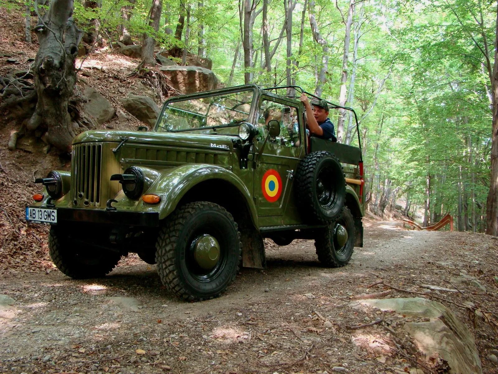 Iată maşinile off-road pe care românii le-au fabricat în secret pentru Ceauşescu! Ţinute ascunse