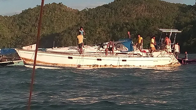 Au găsit un iaht plutind în derivă. Când au intrat în cabină au avut şocul vieţii lor