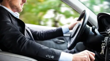 Sistemele de inteligenţă artificială ale maşinilor autonome ale Google pot fi considerate şoferi