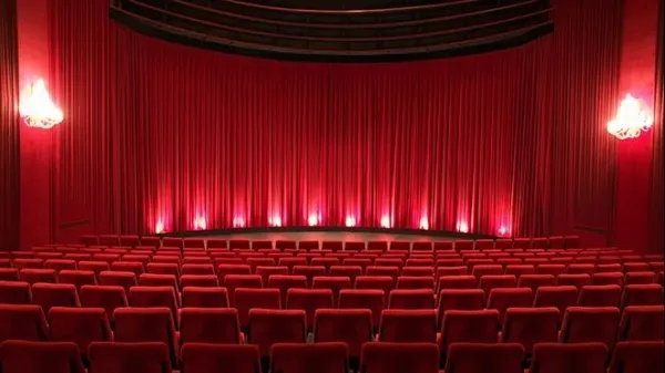Studiu: câți bucureșteni merg la teatru, film și alte evenimente culturale