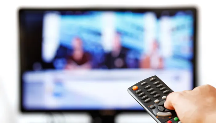Incredibil! O prezentatoare TV din România a rămas fără bijuterii, în direct. Un invitat le-a luat
