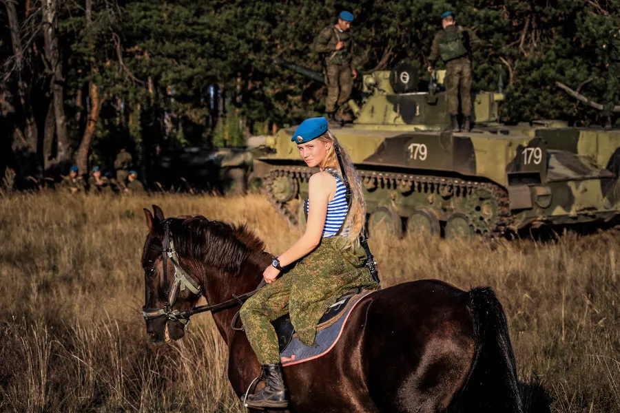 Adevărul despre femeile războinice din Armata Rusiei. GALERIE FOTO spectaculoasă