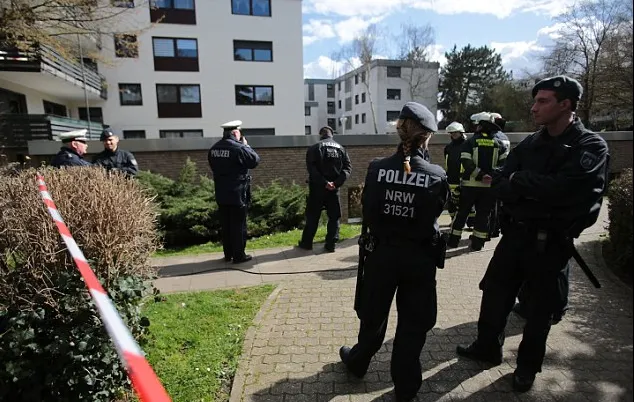 Un bărbat şi doi copii, electrocutaţi la piscină, în Germania. Zeci de români au privit îngroziți