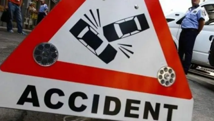 Accident pe DN1, în această seară! Trei mașini au fost implicate. Opt victime!