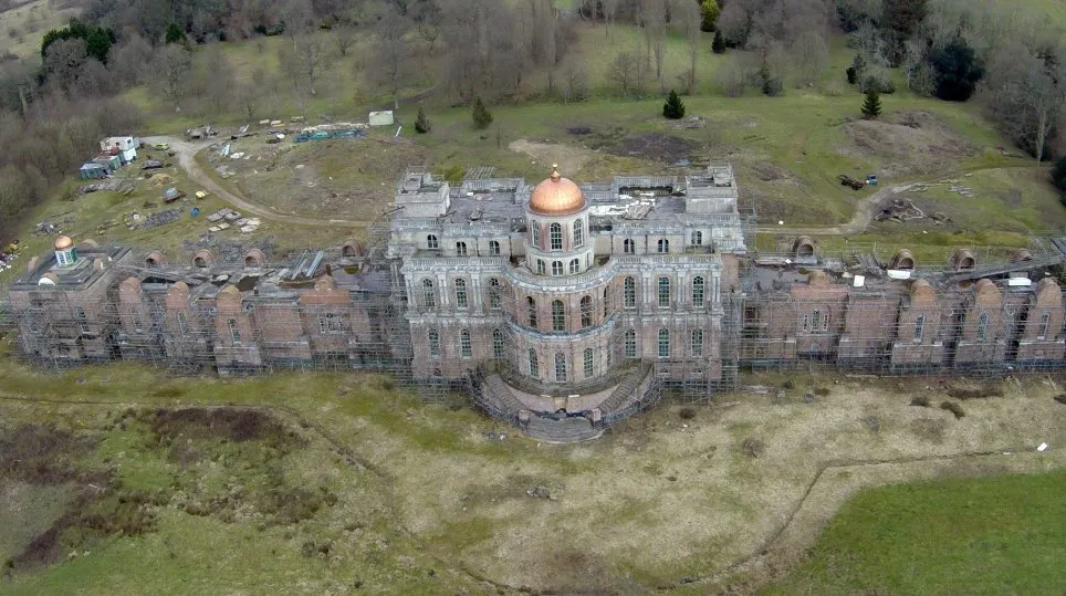 Cum arată ”Casa fantomelor”. Și după 31 de ani un detaliu fascinant îi uluiește pe turiști  