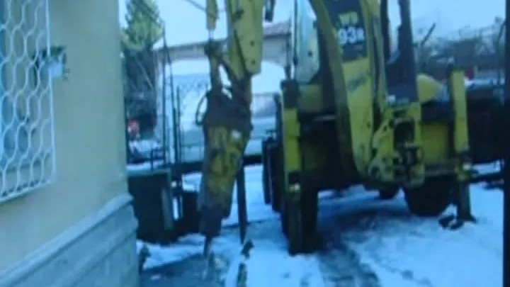 DRAMA unei familii din Capitală. Vecinul le-a stricat casa, iar plângerile au fost clasate