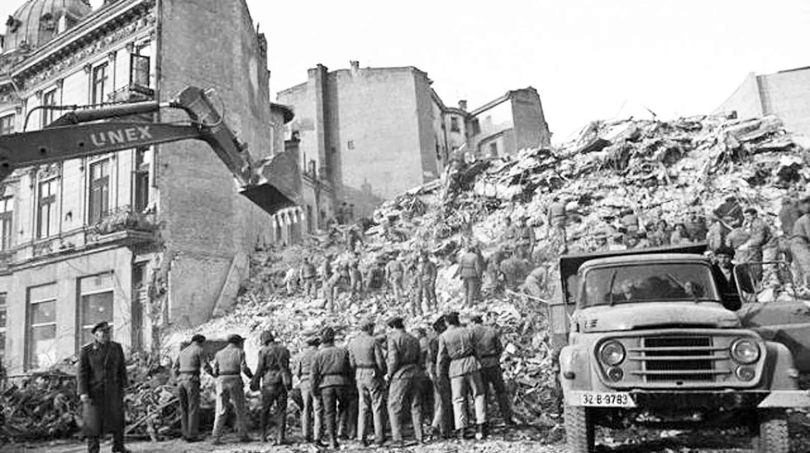 Zi neagră pentru România: 39 de ani de la cutremurul din 1977. Atunci, 1500 de oameni au murit