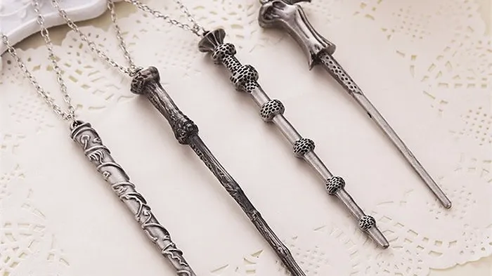 Fanii Harry Potter, în delir!Bijuteriile care i-ar înnebuni și pe cei care nu s-au visat la Hogwarts