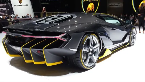 Cum arată Lamborghini Centenario, bolidul IREAL de 1,75 milioane de euro