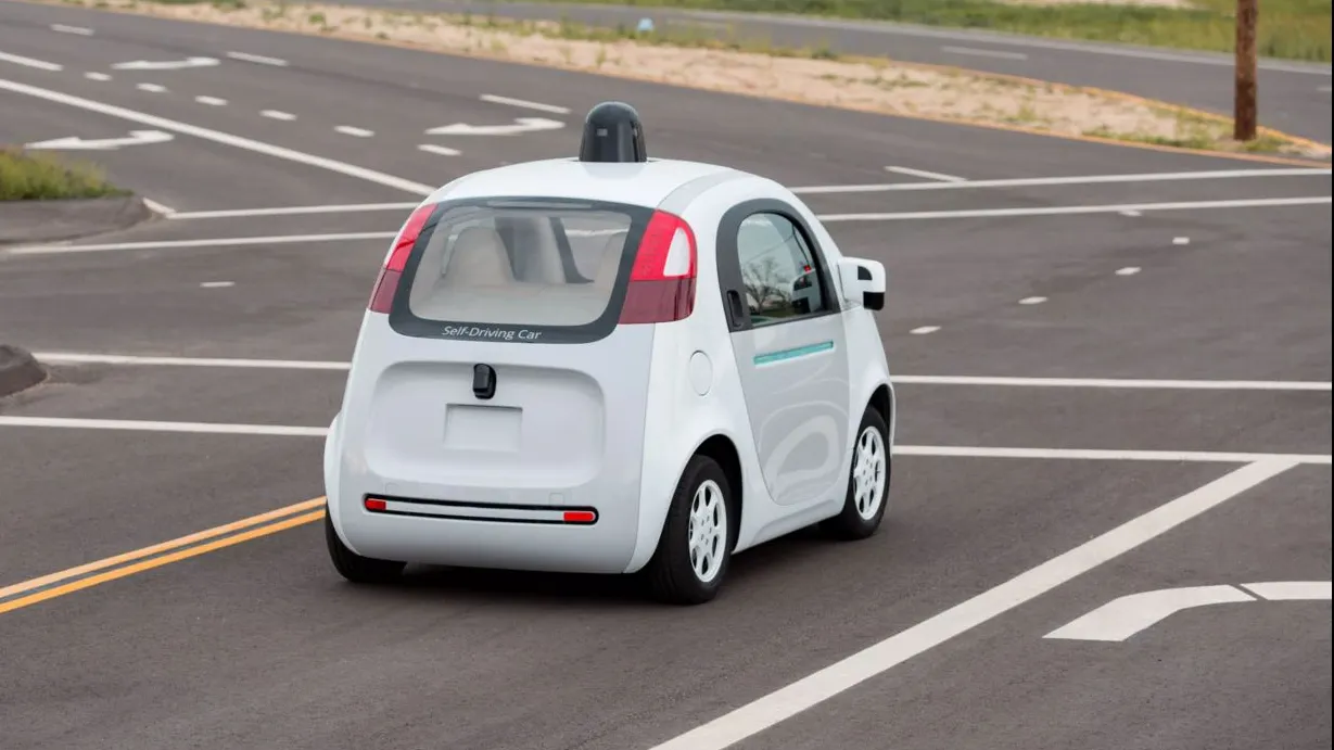 O mașină fără șofer a celor de la Google a provocat un accident