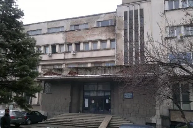 Fantoma surprinsă într-o maternitate din România. O cheamă Maria și umblă în cămașă de noapte