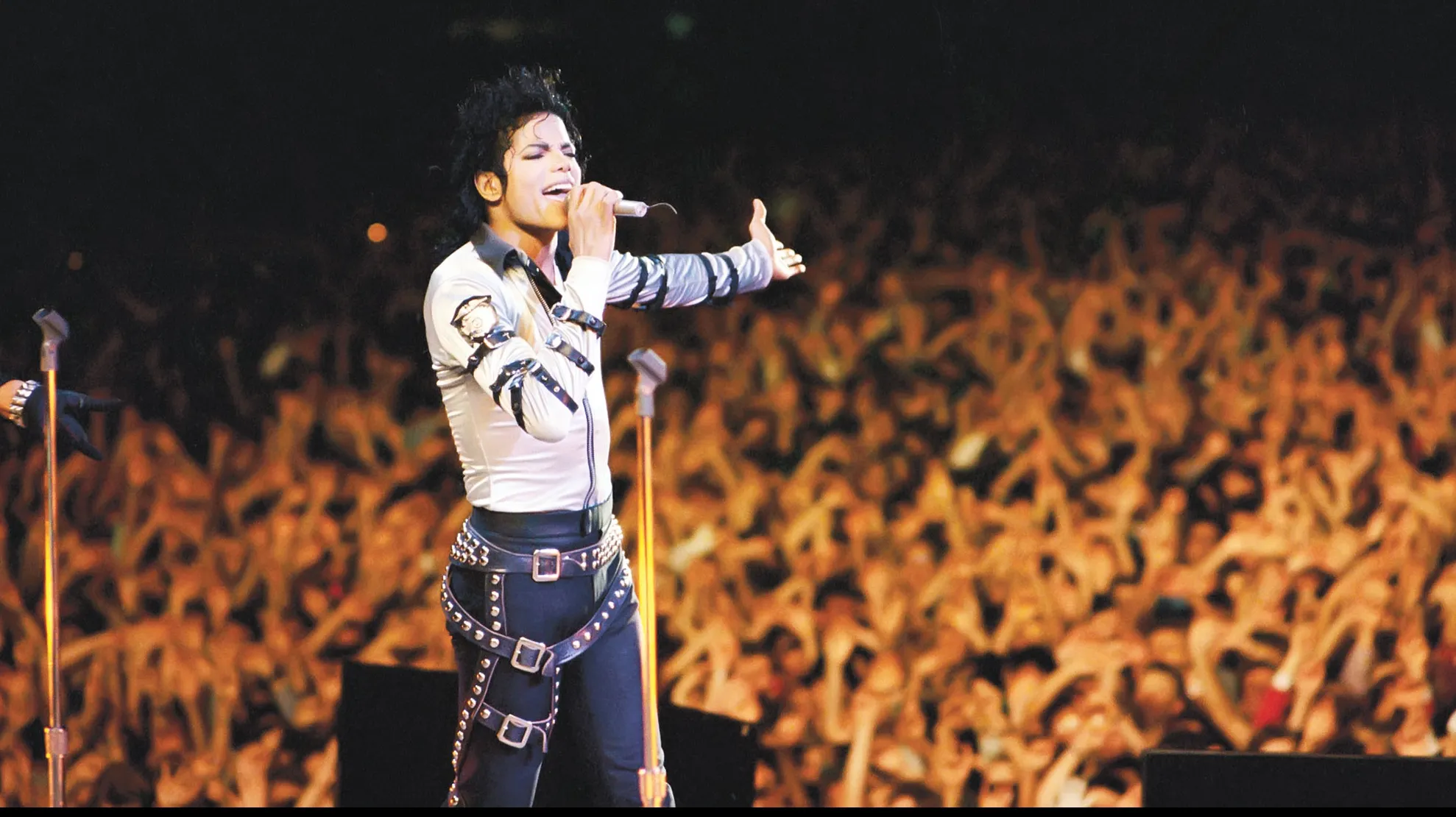Show-ul cu care Michael Jackson a cucerit lumea revine la Bucureşti dupa 20 de ani