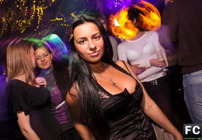 Rusoiace bete, în cluburile de noapte