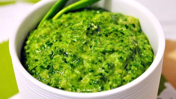 Pesto de leurdă din patru ingrediente! Delicios şi sănătos!