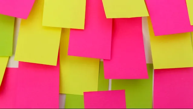 Pare greu de crezut, dar folosim post-it-urile greșit. Ce trebuie să facem, de fapt, cu ele