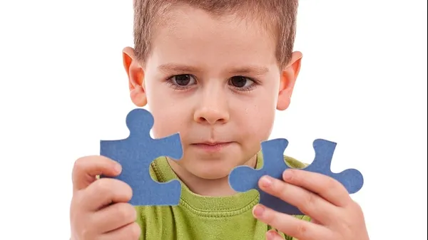 Fiecare dintre noi este purtător al genelor de autism: ''RISCUL există în noi toţi''