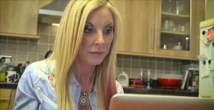 A deschis calculatorul, dar ce a văzut a făcut-o să-şi anuleze nunta: "Este inuman!"