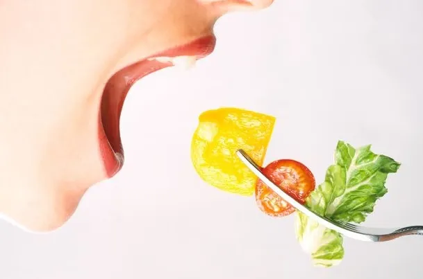 Dieta în 5. Cum să slăbeşti 5 kg cu 5 mese pe zi şi 5 ingrediente