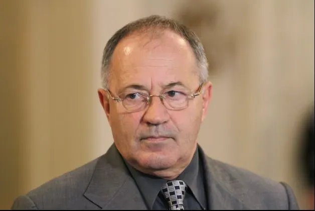 Sorin Roșca Stănescu: ”Dublă masură. Laszlo Tokes și MRU”