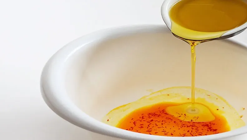 Cea mai sănătoasă dietă. Iată cum se ţine cura cu ulei de şofrănel