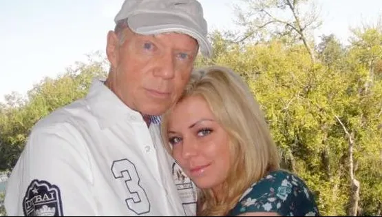 Își iubea enorm soțul. După 13 ani de mariaj, el a murit. La funeralii i-a aflat cel mai mare secret