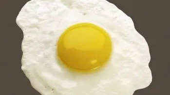 Câte ouă putem mânca pe zi fără riscuri