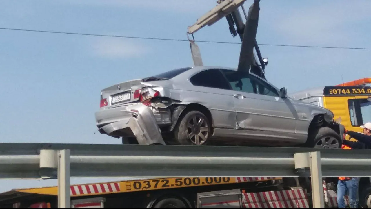 Accident groaznic: doi studenţi au murit, iar alţi trei tineri au fost grav răniţi