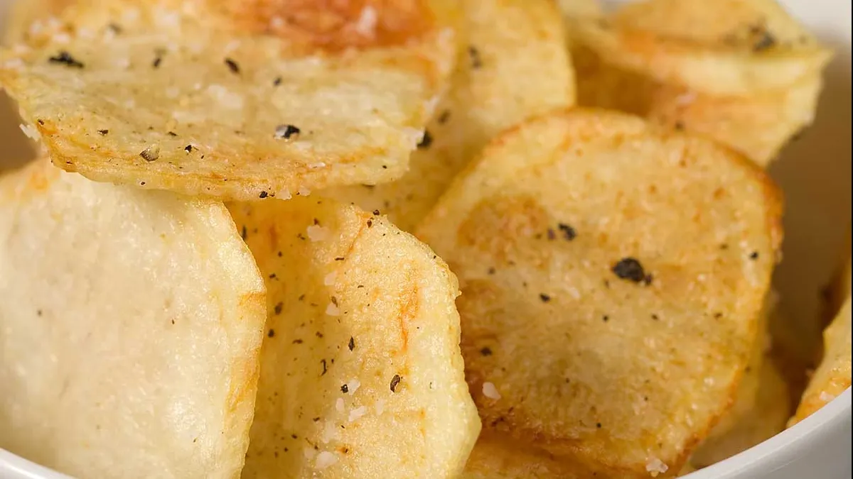 Cum faci acasă chips-uri sănătoase. Sunt gata în câteva minute