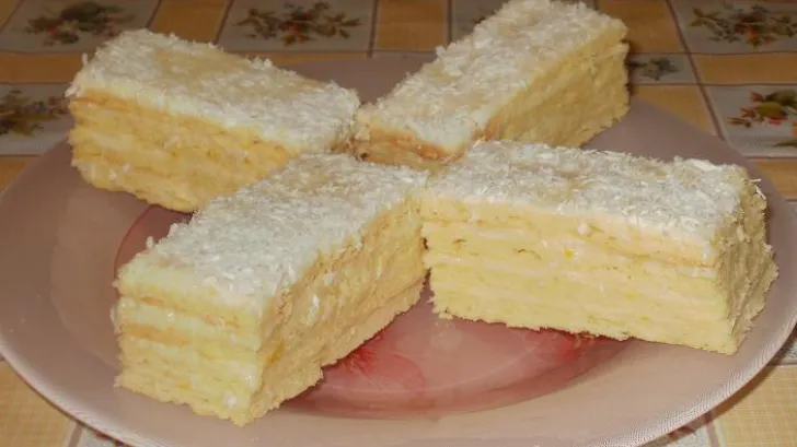 Prăjitură irezistibilă cu cremă de lămâie. Gata în 30 de minute!