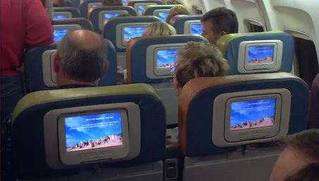 Pasagerii unui avion rusesc au fost puşi să vadă un film cu totul neaşteptat