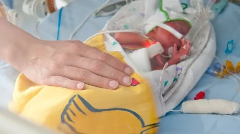 O maternitate, mutată într-o fostă şcoală pentru a face loc unui supermarket