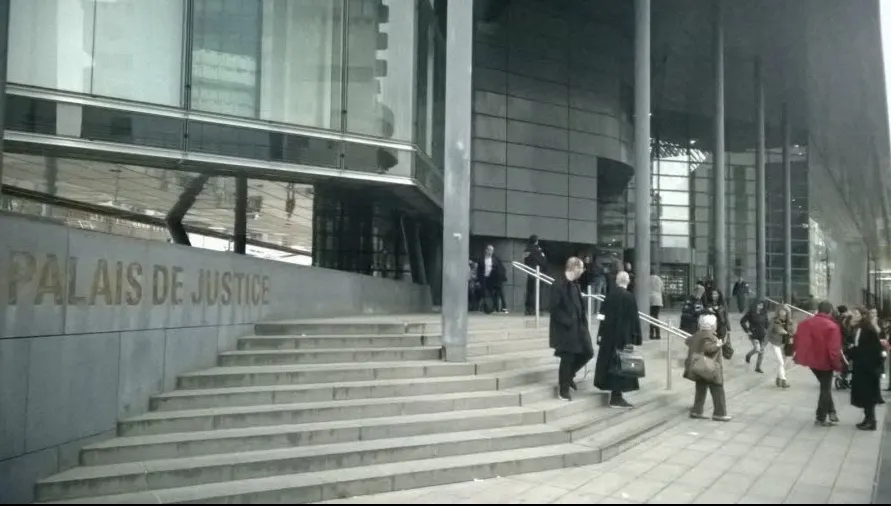 Amenințare cu bombă în orașul francez Grenoble. Palatul de Justiție a fost evacuat
