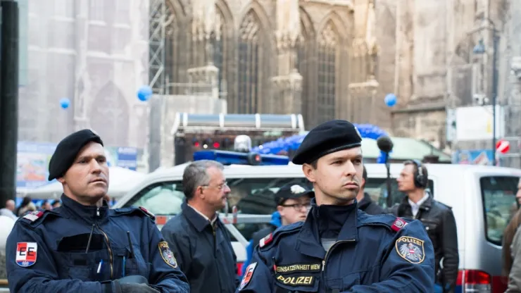 Arestări în Turcia. Doi presupuși kamikaze afiliați Statului Islamic, prinşi în sudul țării