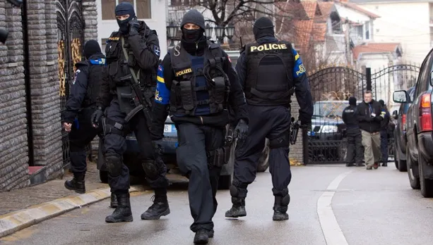Explozii şi focuri de armă în Kosovo, înaintea unei vizite a premierului Serbiei