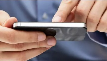 Ce se întâmplă dacă vizionezi filme XXX pe telefonul mobil. Cum rămâi fără bani