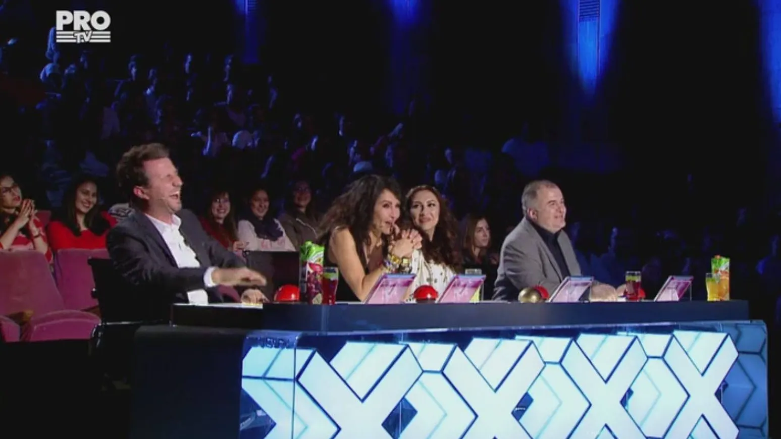 ROMÂNII AU TALENT 2016. Patru concurenţi s-au calificat deja în semifinală