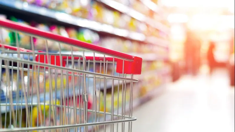 Presiune pe Legea supermarketurilor. Mediul de afaceri și cel universitar cer retragerea acesteia