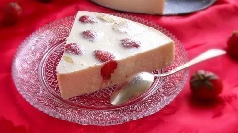 Desert din brânză de vaci și fructe. Se prepară rapid