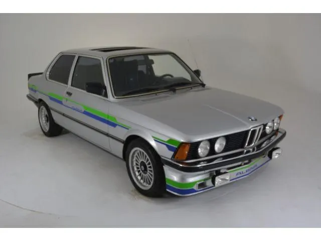Americanii au găsit un BMW E21 exclusivist. S-au uitat în bord şi n-au putut crede. E o comoară