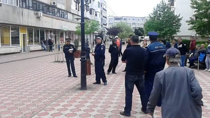 Panică într-o farmacie din Râmnicu Sărat. Un bărbat a apucat să ceară medicamente, apoi...