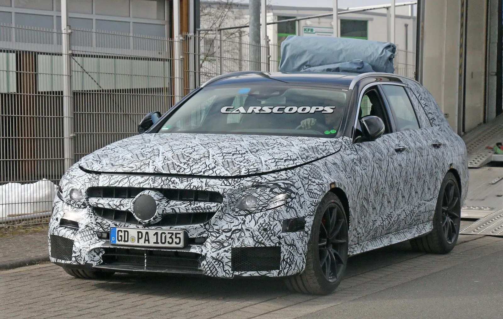 Noul Mercedes-AMG E63 a ieşit pe străzile din Germania. IMAGINI SPION