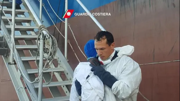 O nouă tragedie pe mare. Peste 80 de persoane au murit