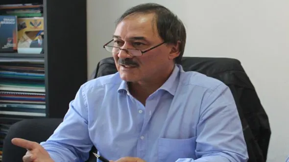 Un senator propune ca vinerea să se lucreze doar 6 ore. Cum i-a venit ideea