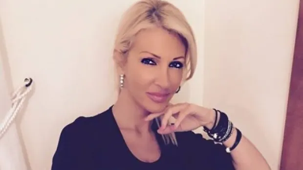 Alina Petre, atac sub centură la Carmen Iohannis