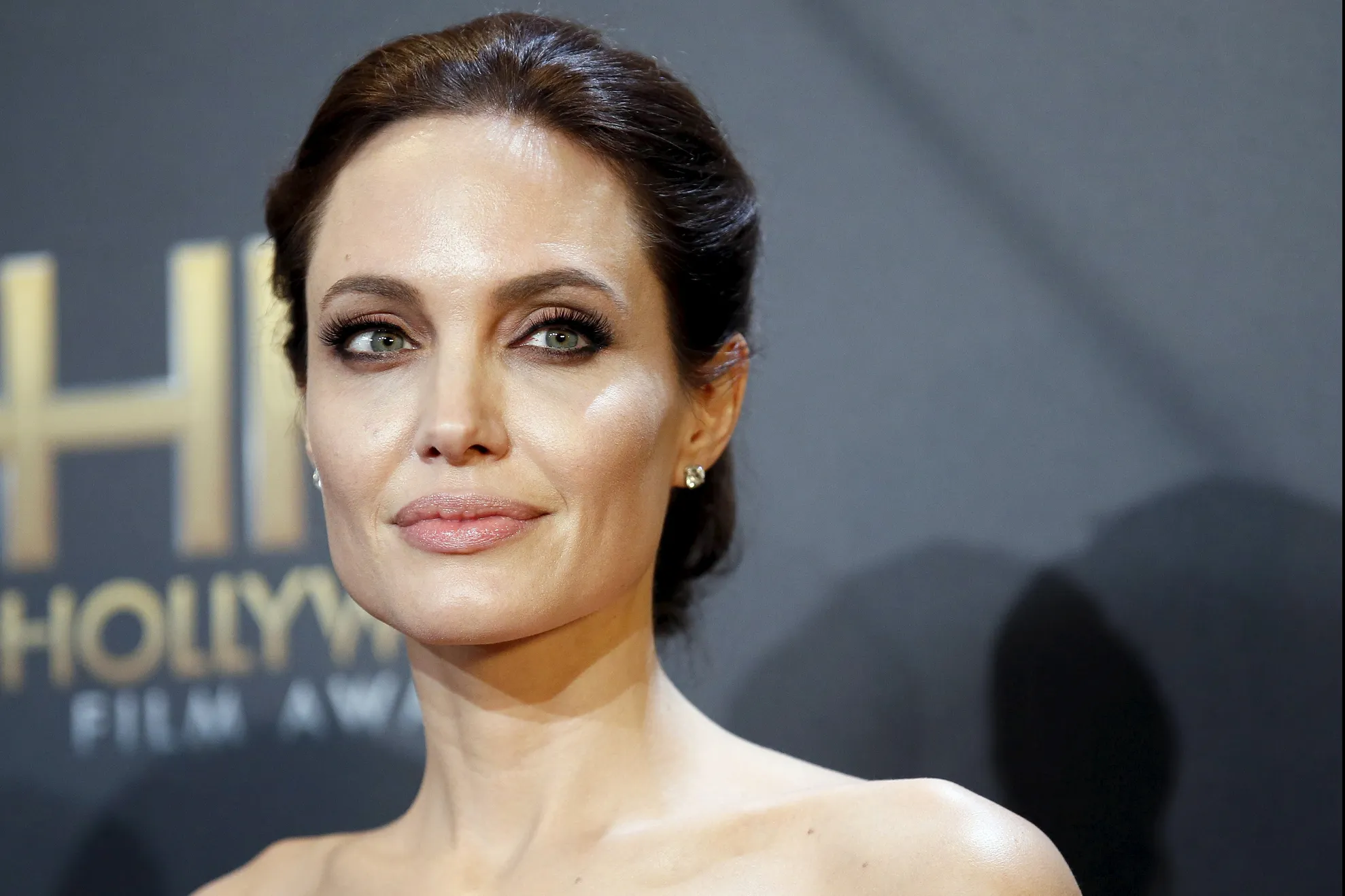 Dieta şoc a Angelinei Jolie te ajută să pierzi aproape 10 kilograme într-un timp record