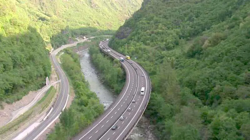Au fost emise primele facturi, dar autostrada nici nu a fost începută