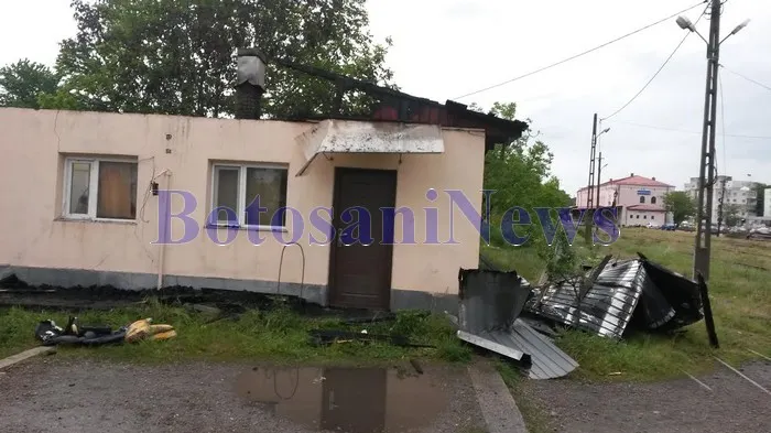 Un bărbat a fost găsit carbonizat într-o baracă din lemn, lângă o staţie CFR. Cine poate fi