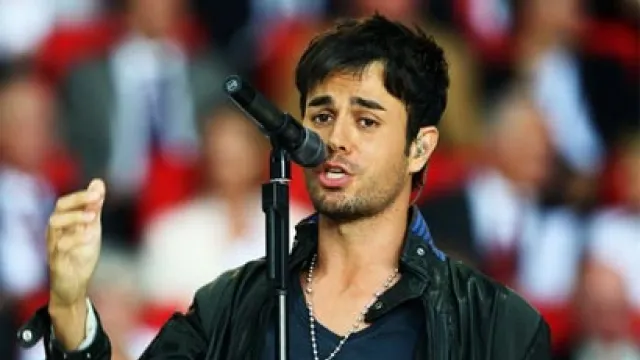 Surpriză la concertul lui Enrique Iglesias de la Bucureşti: Carmen Iohannis, în public